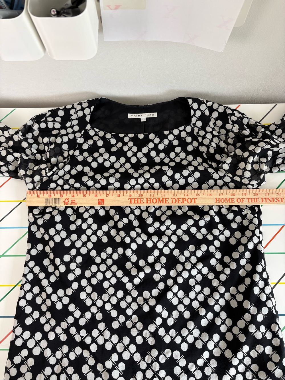 Trina Turk Black & White Puff Sheer Sleeve Blouse Large 93% Silk Geometric Dots - Picture 13 of 13